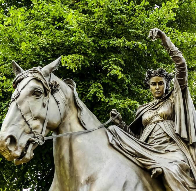 statue in Banbury, UK