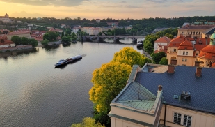 Summer: CEA Internship in Prague